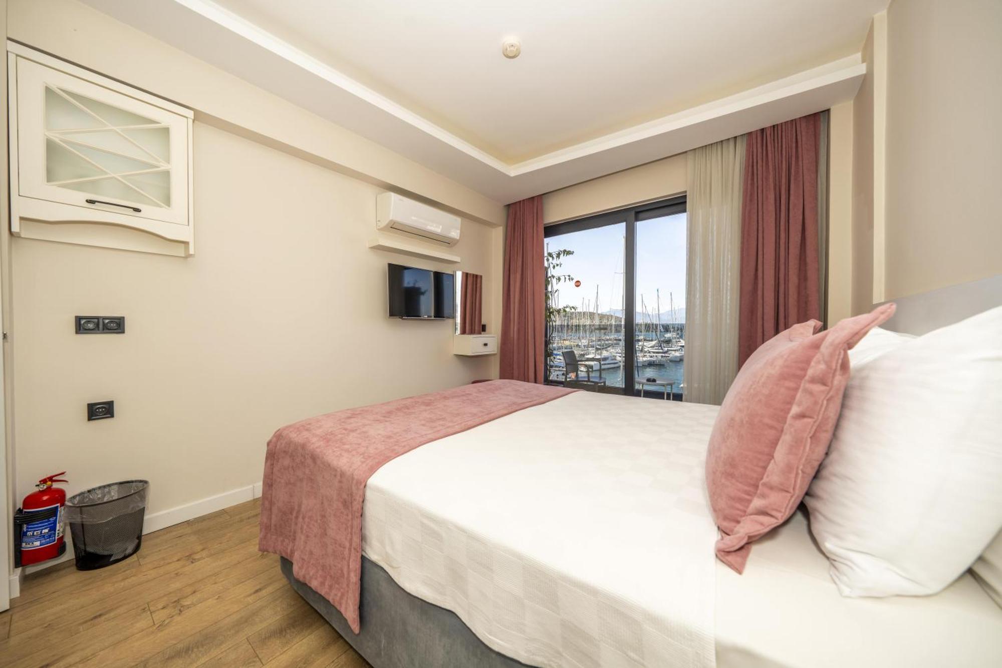 Ece Marina Suites Fethiye Eksteriør bilde