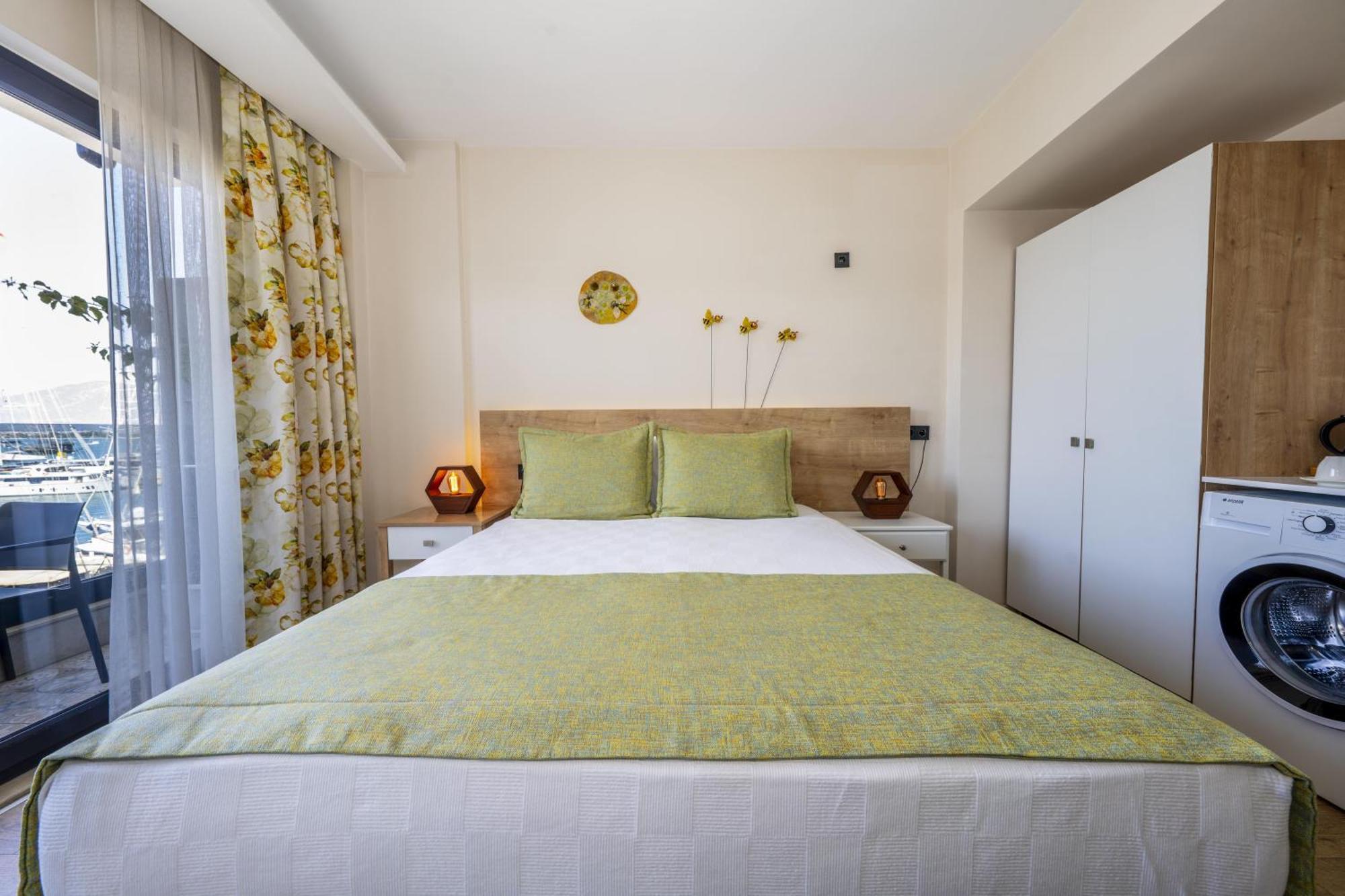 Ece Marina Suites Fethiye Eksteriør bilde